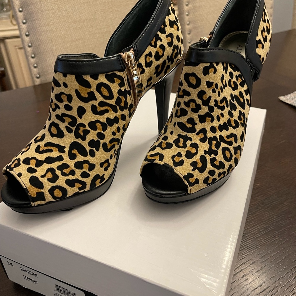 Alfani Leopard booties